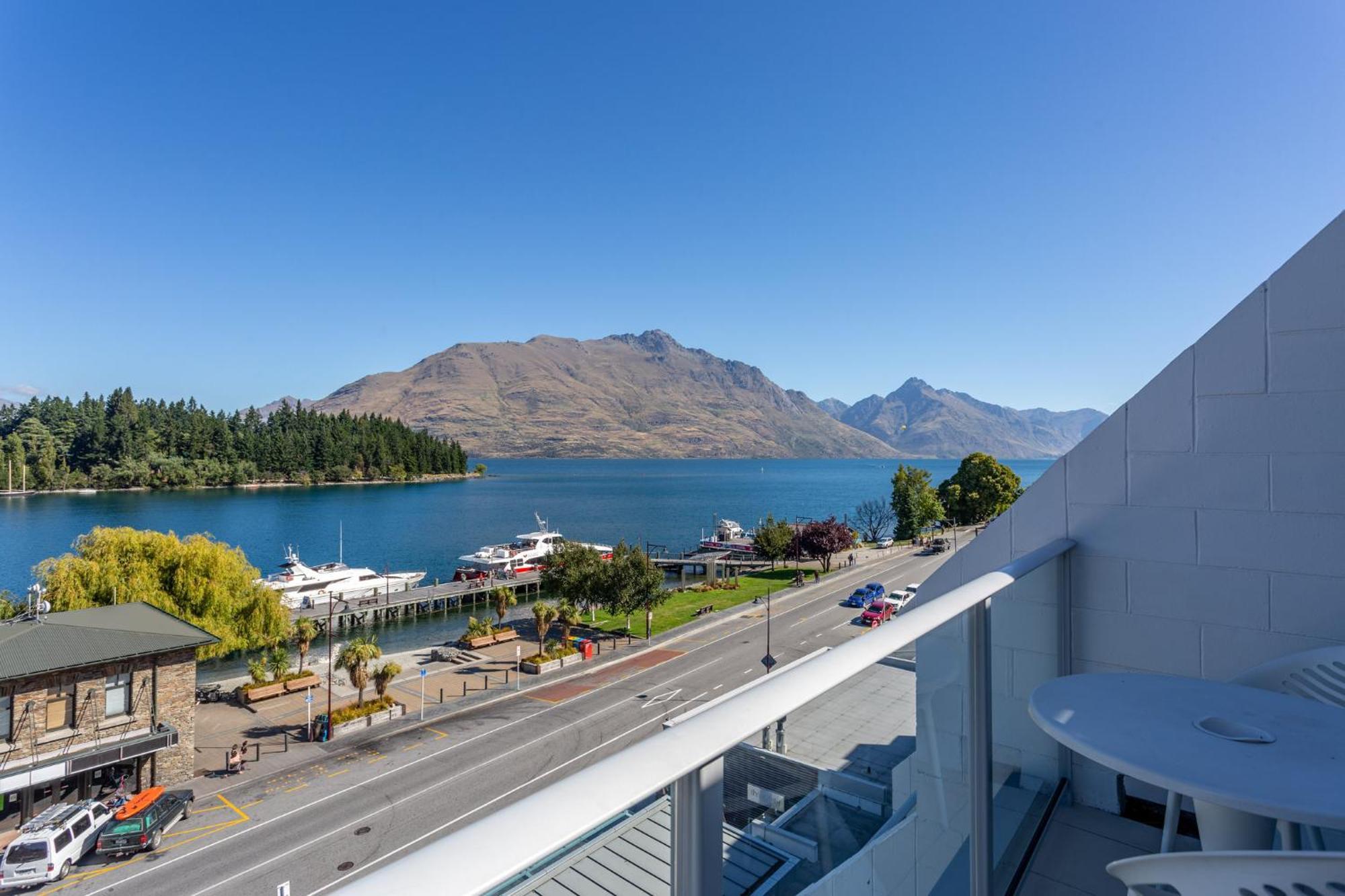 Crowne Plaza Queenstown By Ihg Exterior photo