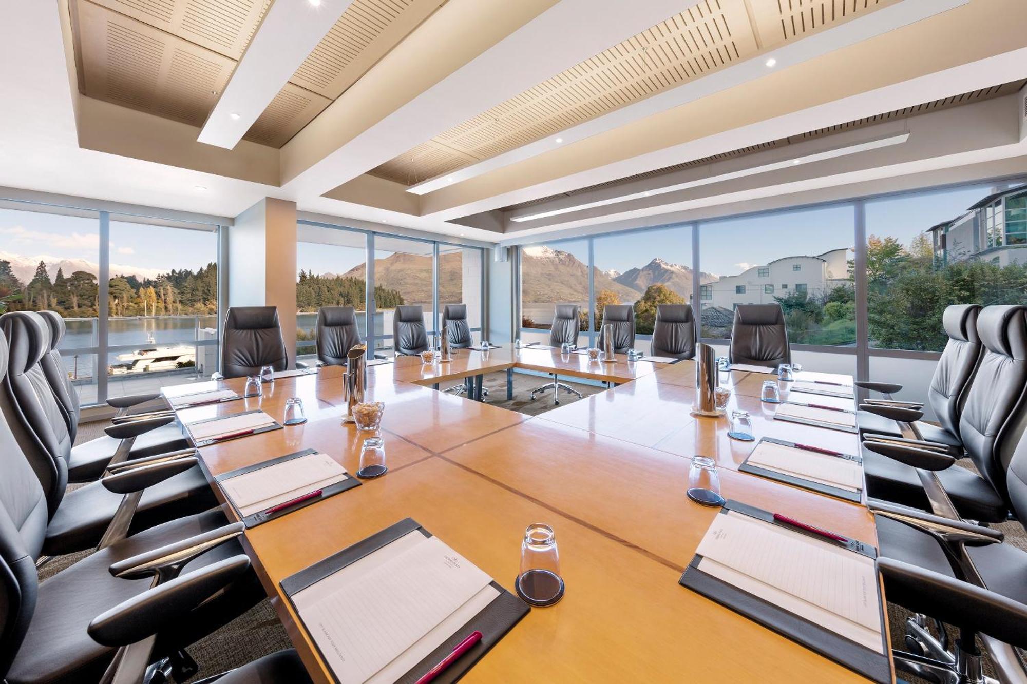Crowne Plaza Queenstown By Ihg Exterior photo